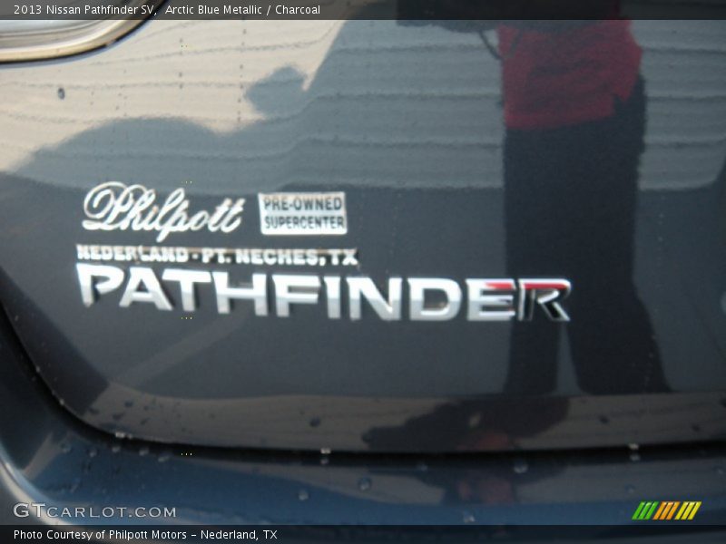 Arctic Blue Metallic / Charcoal 2013 Nissan Pathfinder SV