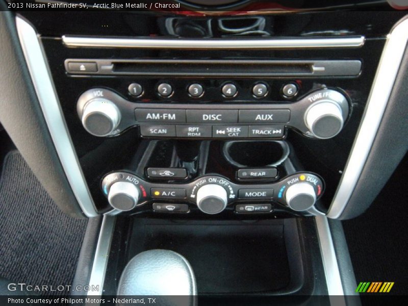 Arctic Blue Metallic / Charcoal 2013 Nissan Pathfinder SV