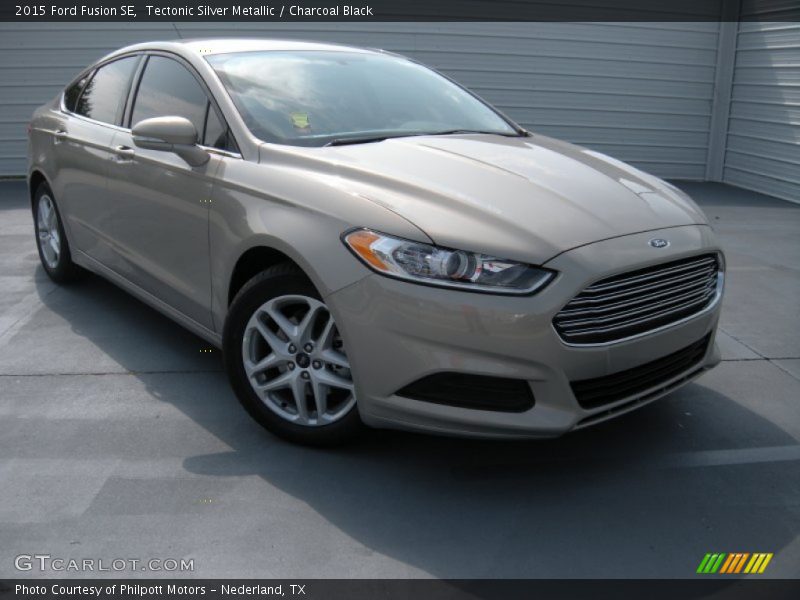 Tectonic Silver Metallic / Charcoal Black 2015 Ford Fusion SE