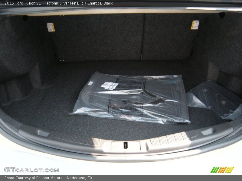 Tectonic Silver Metallic / Charcoal Black 2015 Ford Fusion SE