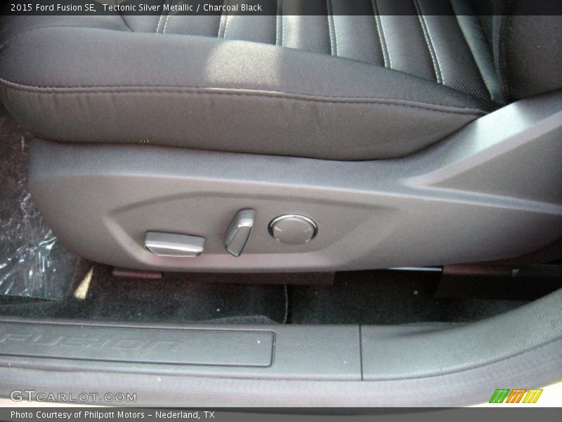 Tectonic Silver Metallic / Charcoal Black 2015 Ford Fusion SE
