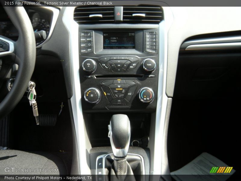 Tectonic Silver Metallic / Charcoal Black 2015 Ford Fusion SE