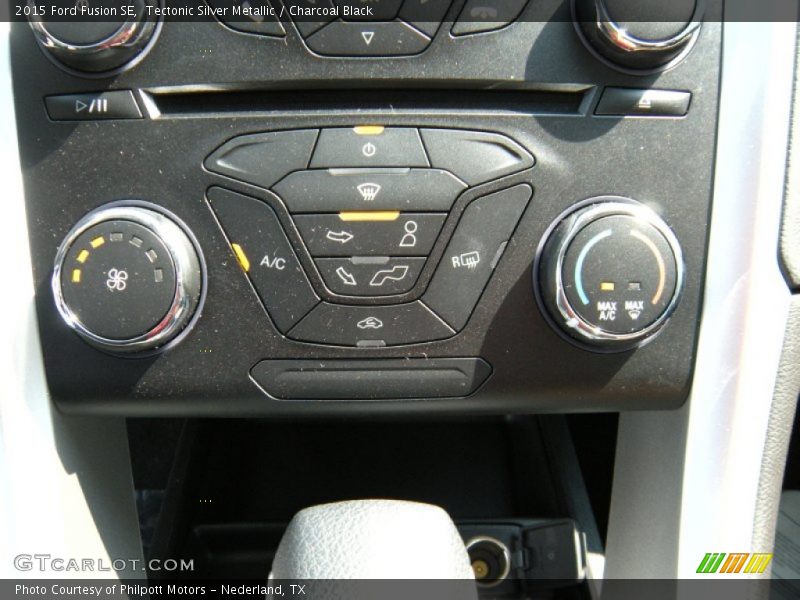 Tectonic Silver Metallic / Charcoal Black 2015 Ford Fusion SE