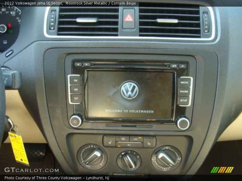 Moonrock Silver Metallic / Cornsilk Beige 2012 Volkswagen Jetta SE Sedan
