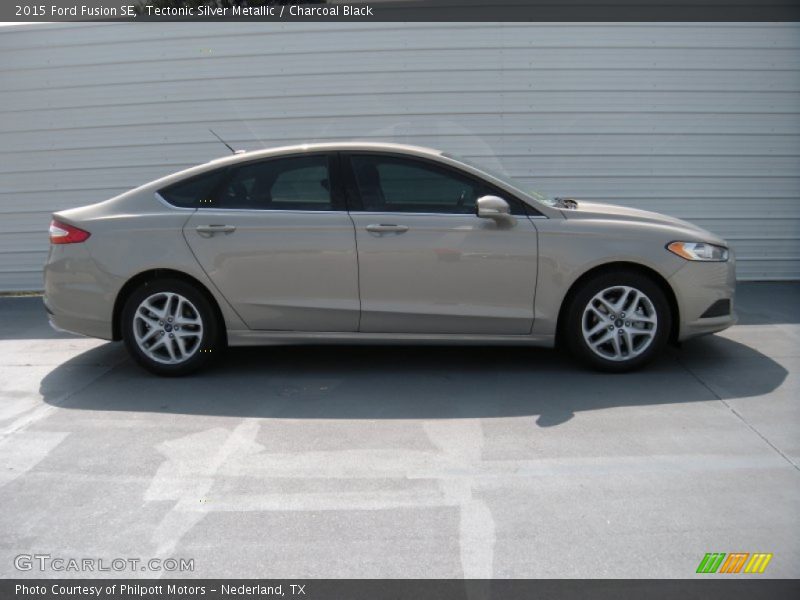 Tectonic Silver Metallic / Charcoal Black 2015 Ford Fusion SE