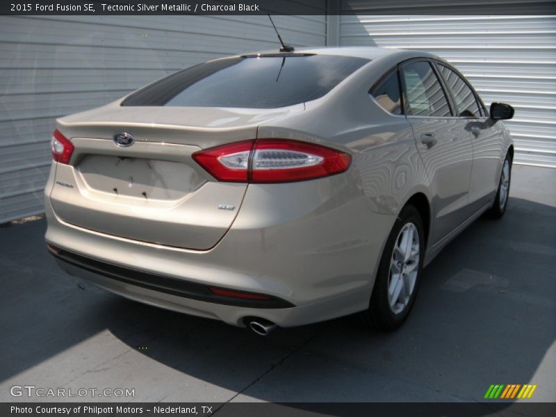 Tectonic Silver Metallic / Charcoal Black 2015 Ford Fusion SE