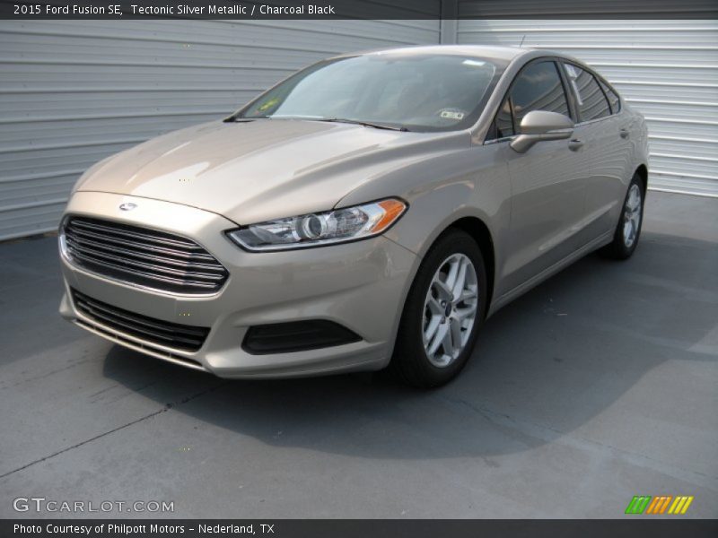 Tectonic Silver Metallic / Charcoal Black 2015 Ford Fusion SE