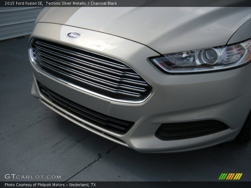 Tectonic Silver Metallic / Charcoal Black 2015 Ford Fusion SE