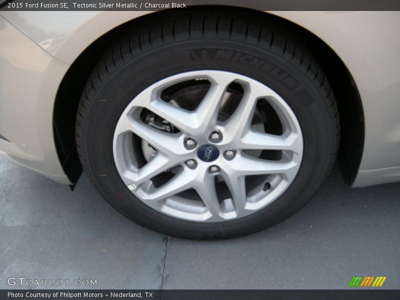 Tectonic Silver Metallic / Charcoal Black 2015 Ford Fusion SE