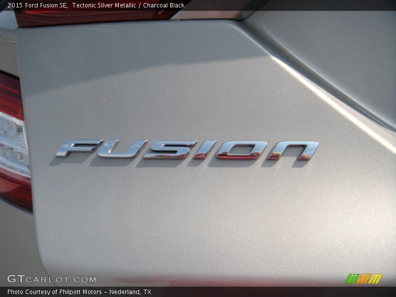 Tectonic Silver Metallic / Charcoal Black 2015 Ford Fusion SE