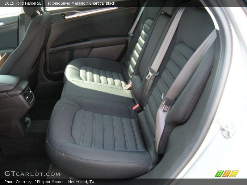 Tectonic Silver Metallic / Charcoal Black 2015 Ford Fusion SE