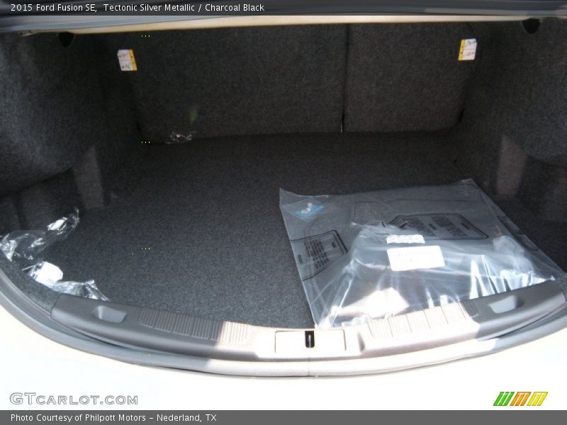 Tectonic Silver Metallic / Charcoal Black 2015 Ford Fusion SE