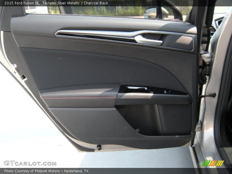 Tectonic Silver Metallic / Charcoal Black 2015 Ford Fusion SE
