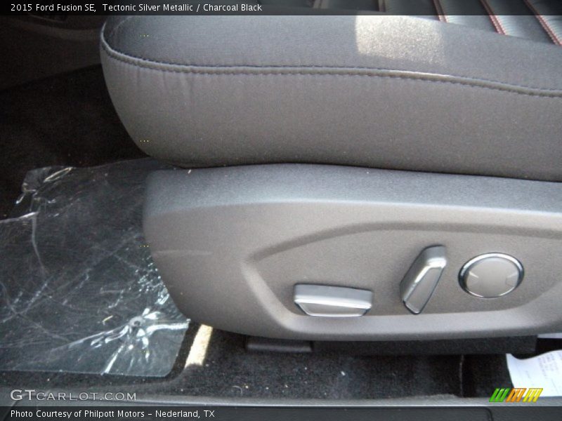 Tectonic Silver Metallic / Charcoal Black 2015 Ford Fusion SE