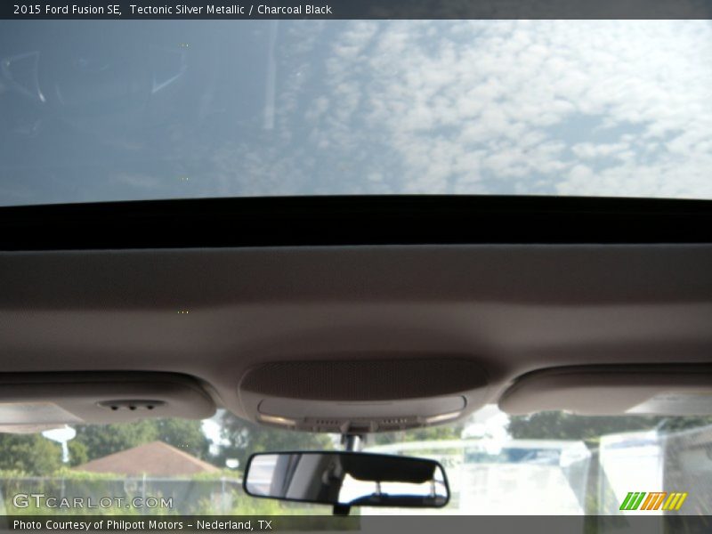 Tectonic Silver Metallic / Charcoal Black 2015 Ford Fusion SE
