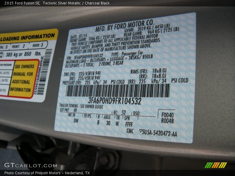 Tectonic Silver Metallic / Charcoal Black 2015 Ford Fusion SE