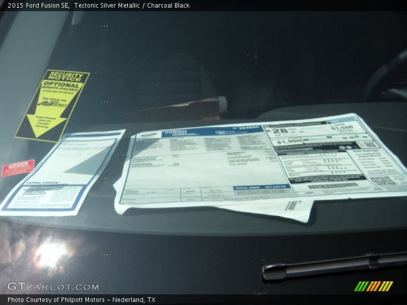Tectonic Silver Metallic / Charcoal Black 2015 Ford Fusion SE
