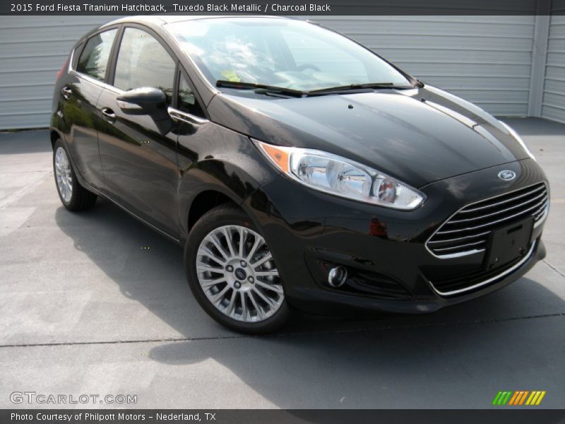 Front 3/4 View of 2015 Fiesta Titanium Hatchback