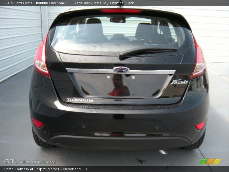 Tuxedo Black Metallic / Charcoal Black 2015 Ford Fiesta Titanium Hatchback