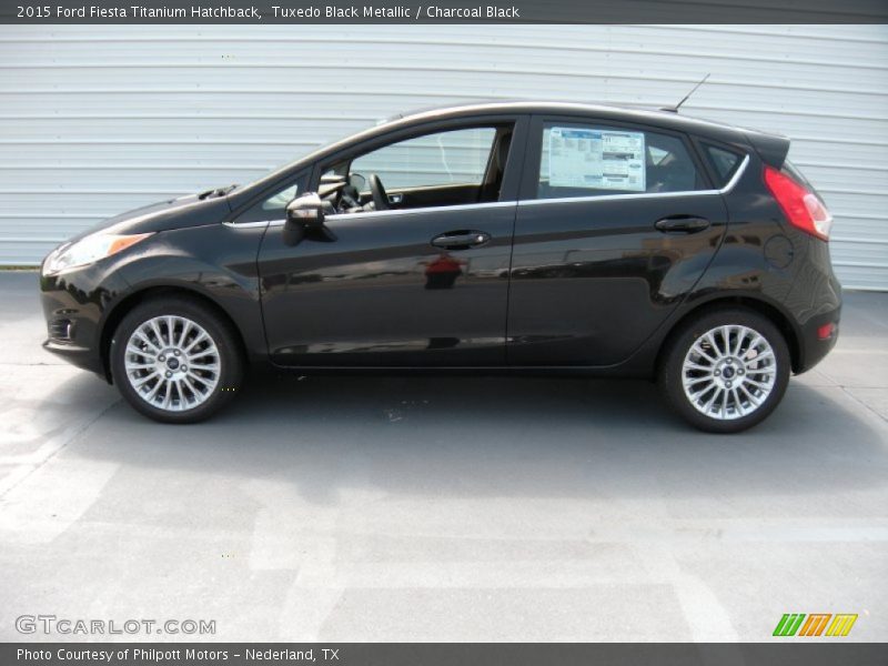 Tuxedo Black Metallic / Charcoal Black 2015 Ford Fiesta Titanium Hatchback