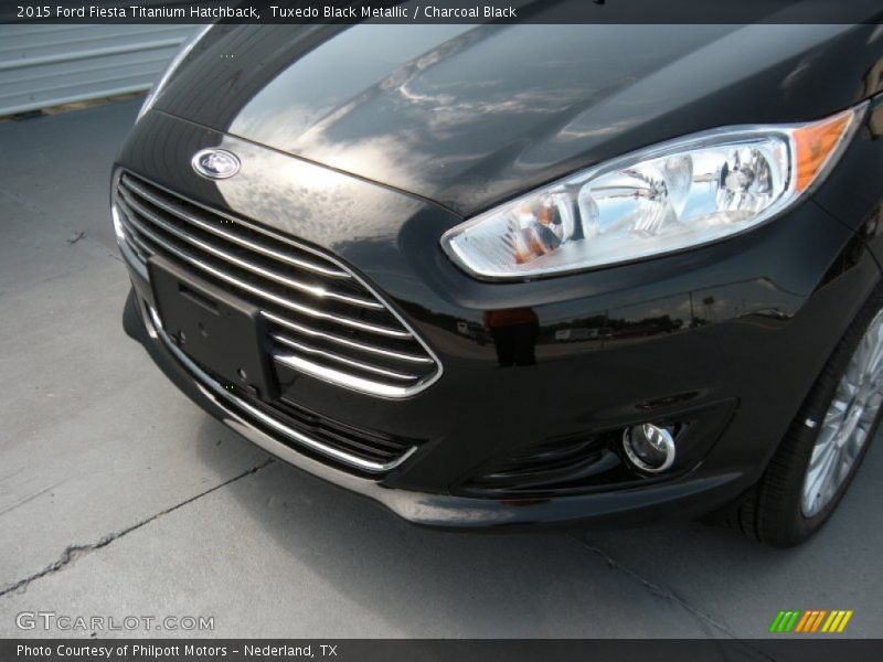 Tuxedo Black Metallic / Charcoal Black 2015 Ford Fiesta Titanium Hatchback