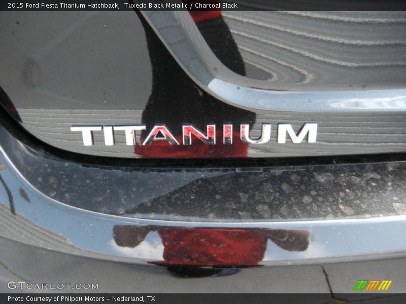  2015 Fiesta Titanium Hatchback Logo