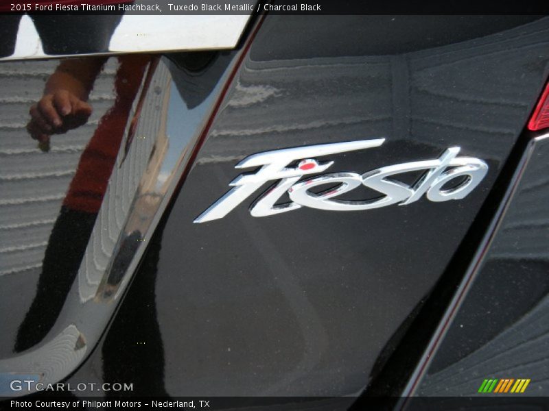  2015 Fiesta Titanium Hatchback Logo