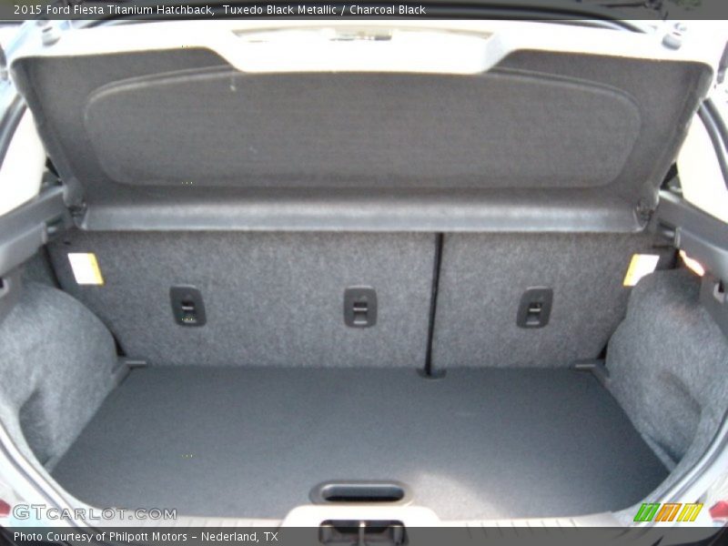Tuxedo Black Metallic / Charcoal Black 2015 Ford Fiesta Titanium Hatchback
