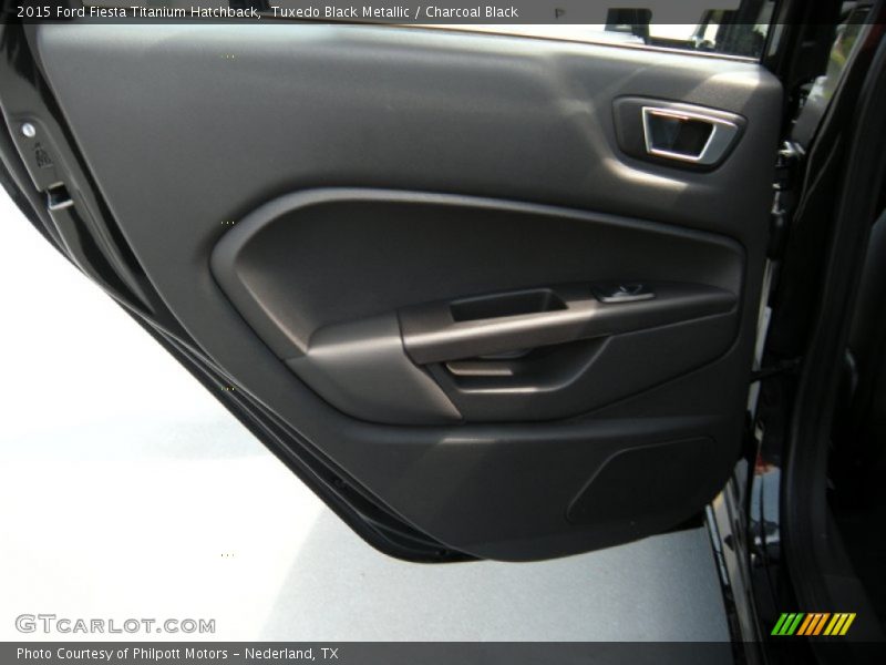 Tuxedo Black Metallic / Charcoal Black 2015 Ford Fiesta Titanium Hatchback