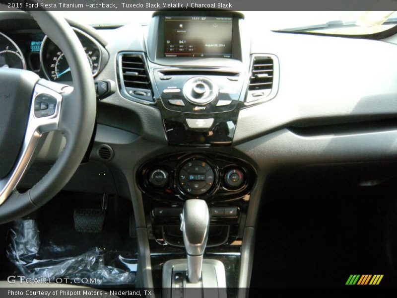Tuxedo Black Metallic / Charcoal Black 2015 Ford Fiesta Titanium Hatchback