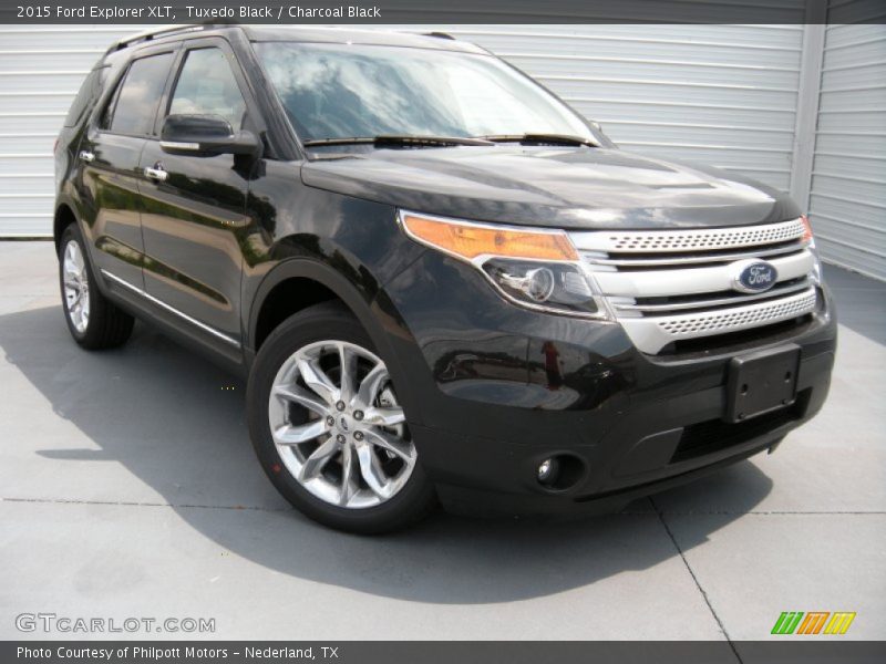Tuxedo Black / Charcoal Black 2015 Ford Explorer XLT