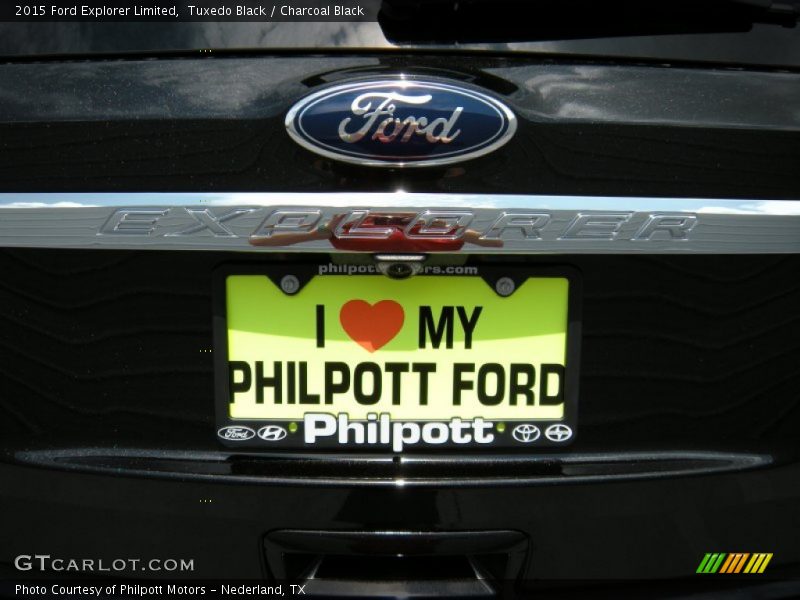 Tuxedo Black / Charcoal Black 2015 Ford Explorer Limited