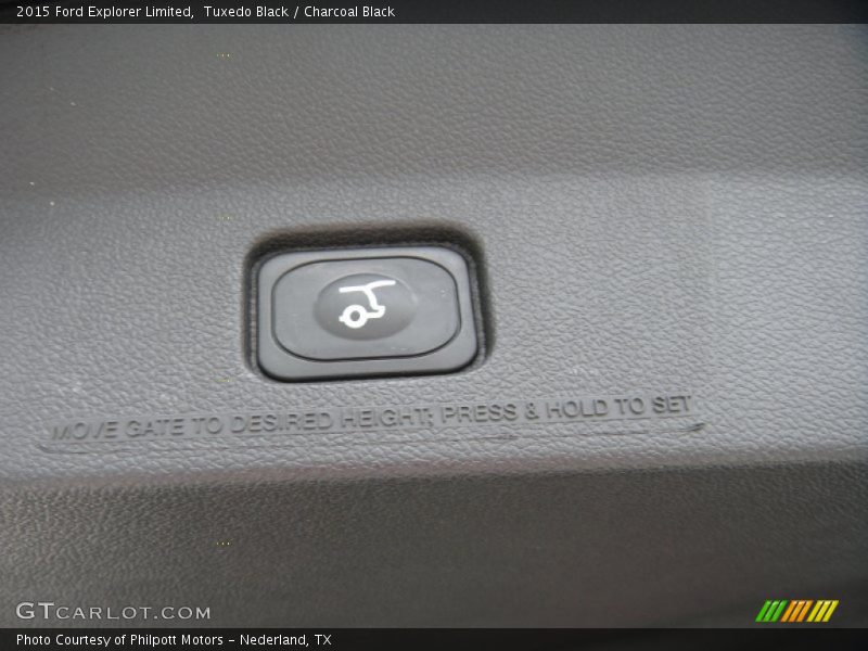 Tuxedo Black / Charcoal Black 2015 Ford Explorer Limited