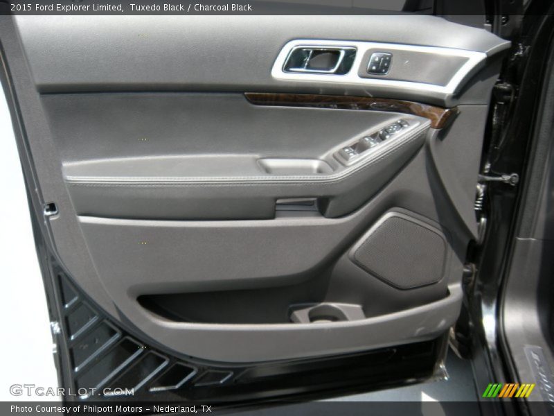 Tuxedo Black / Charcoal Black 2015 Ford Explorer Limited