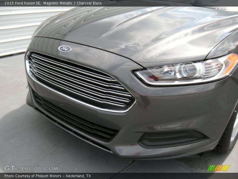 Magnetic Metallic / Charcoal Black 2015 Ford Fusion SE