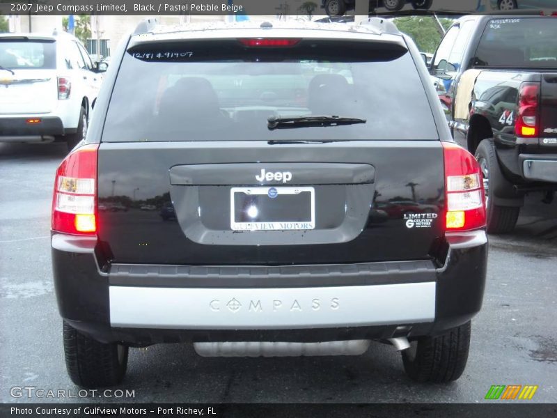 Black / Pastel Pebble Beige 2007 Jeep Compass Limited