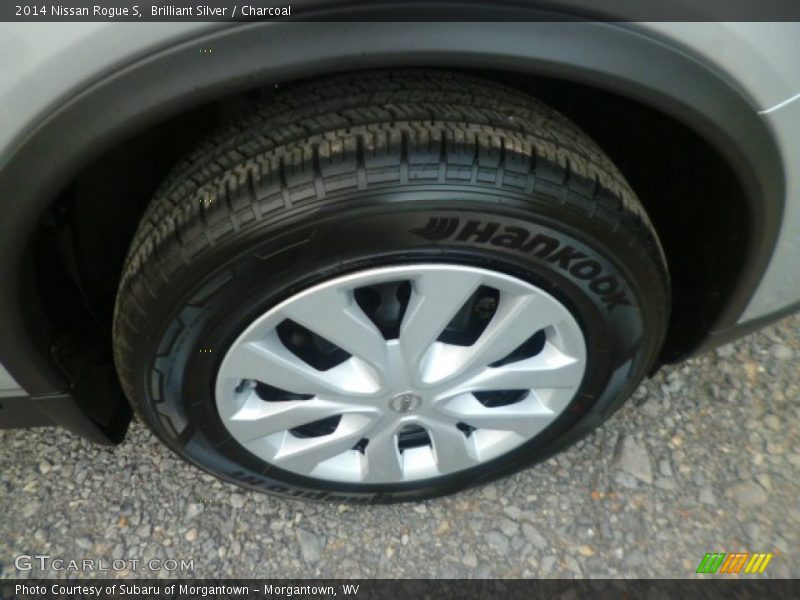 Brilliant Silver / Charcoal 2014 Nissan Rogue S