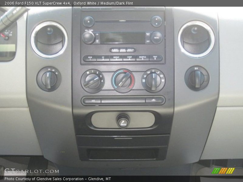 Oxford White / Medium/Dark Flint 2006 Ford F150 XLT SuperCrew 4x4