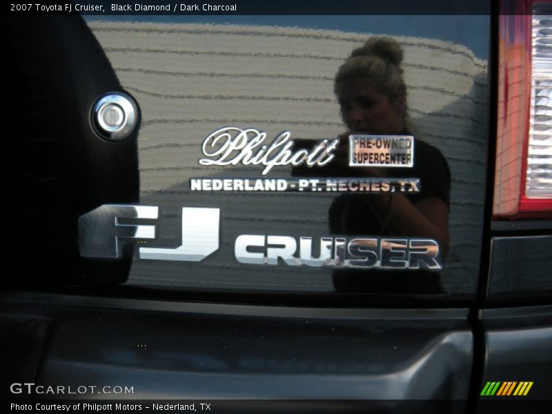 Black Diamond / Dark Charcoal 2007 Toyota FJ Cruiser