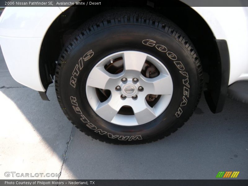 Avalanche White / Desert 2006 Nissan Pathfinder SE