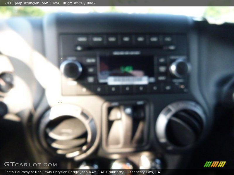 Bright White / Black 2015 Jeep Wrangler Sport S 4x4