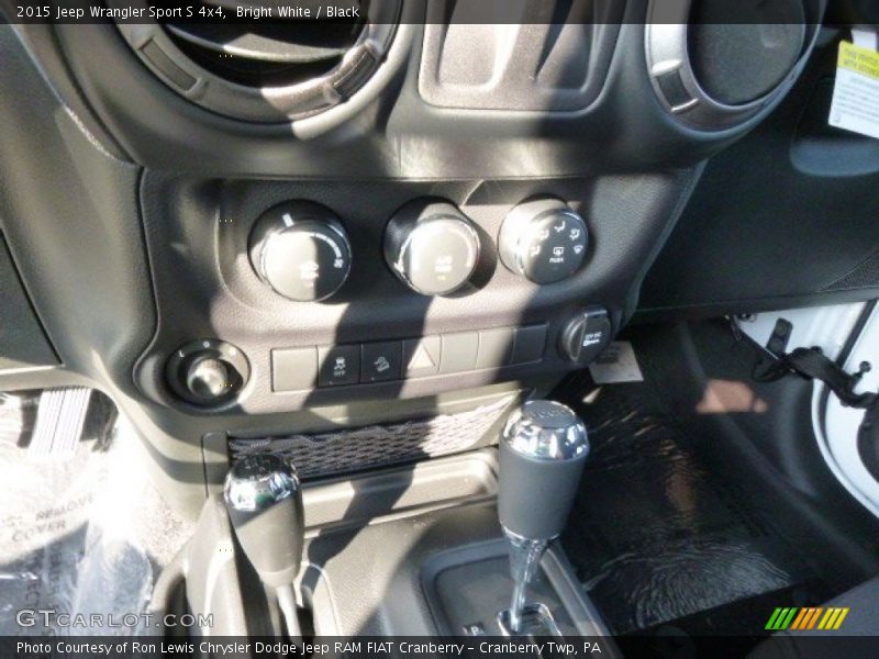 Bright White / Black 2015 Jeep Wrangler Sport S 4x4