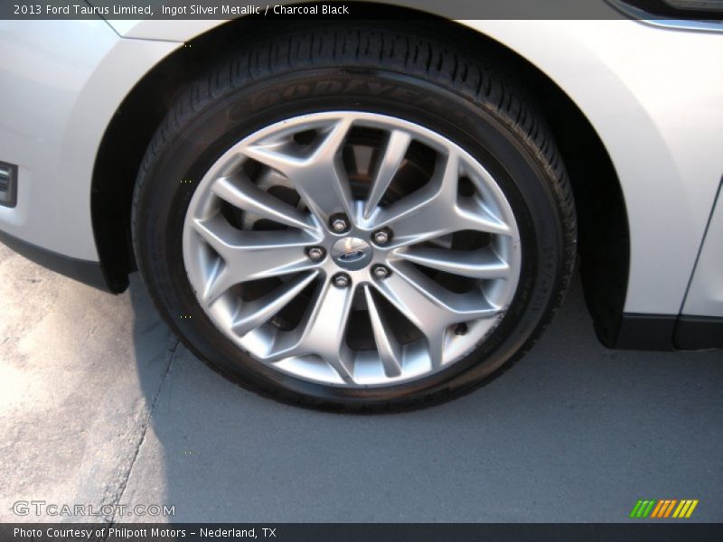 Ingot Silver Metallic / Charcoal Black 2013 Ford Taurus Limited
