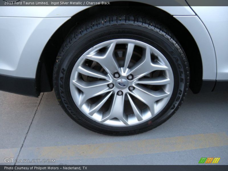 Ingot Silver Metallic / Charcoal Black 2013 Ford Taurus Limited