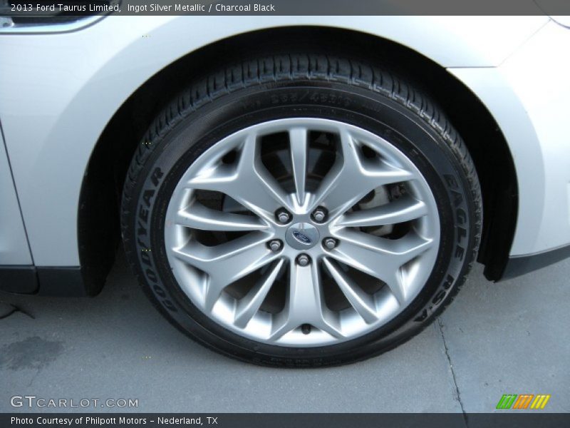 Ingot Silver Metallic / Charcoal Black 2013 Ford Taurus Limited