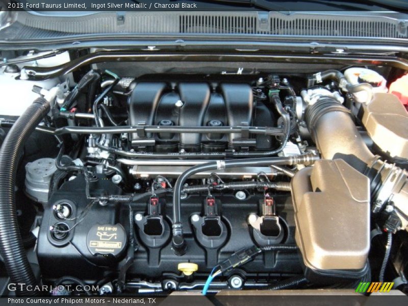 Ingot Silver Metallic / Charcoal Black 2013 Ford Taurus Limited
