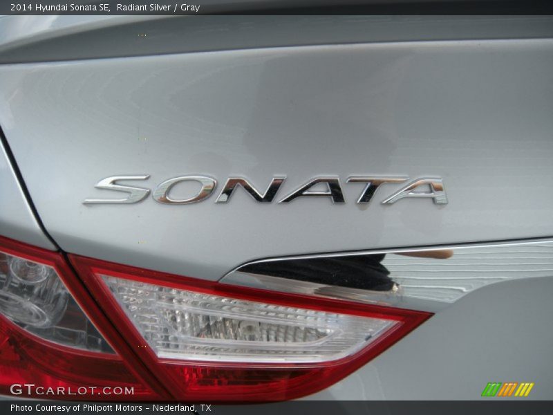 Radiant Silver / Gray 2014 Hyundai Sonata SE