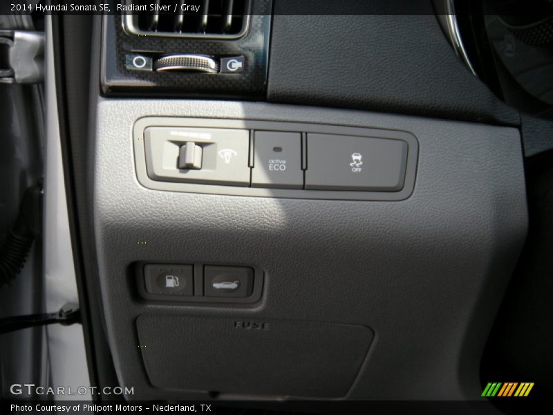Radiant Silver / Gray 2014 Hyundai Sonata SE