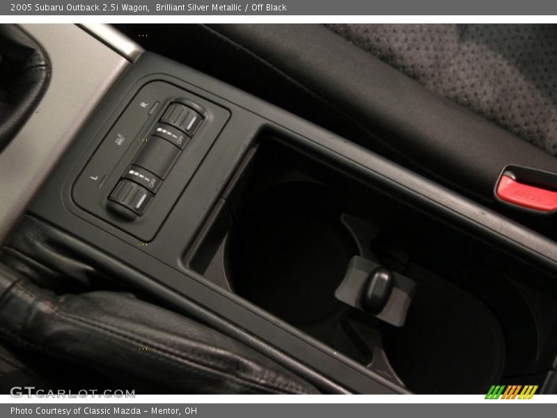 Brilliant Silver Metallic / Off Black 2005 Subaru Outback 2.5i Wagon
