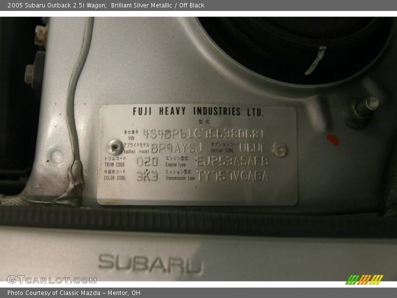 Brilliant Silver Metallic / Off Black 2005 Subaru Outback 2.5i Wagon